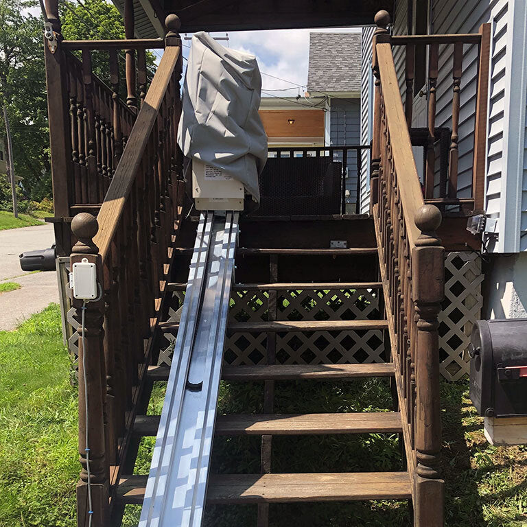 AmeriGlide Outdoor Deluxe Stair Lift