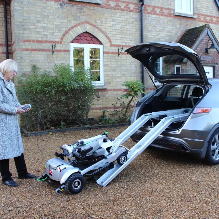 Quingo Flyte Deluxe 5-Wheel Mobility Scooter with MK2 Docking Station