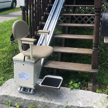 AmeriGlide Outdoor Deluxe Stair Lift